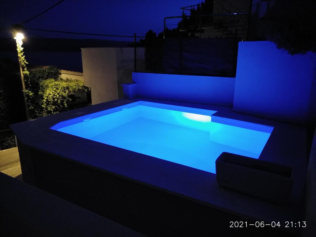 Private Pool And Sea View Apartment Omiš Exteriör bild